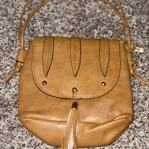 Small Tan Crossbody 🤎